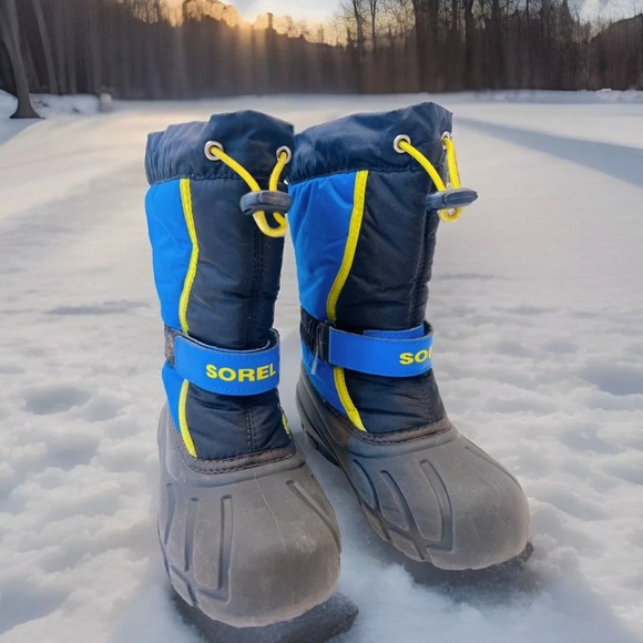Sorel Flurry Children’s Boots Size 1 Snow Waterproof Removable Liner Easy Wear - Picture 1 of 8
